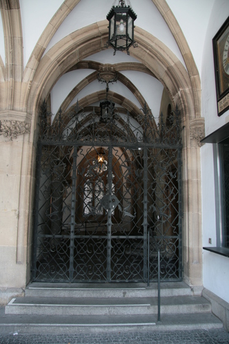 [Picture: Cloister 3]