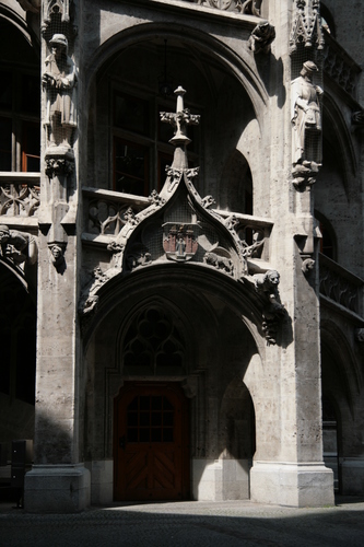 [Picture: Gothic fairyland 3: door with arch]