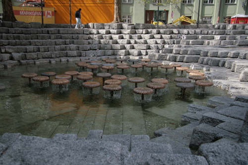 [Picture: Fountain in courtyard]