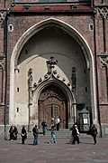 [Picture: Grand cathedral entrance 2]