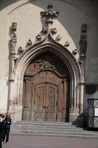 [Picture: Grand cathedral entrance 3]