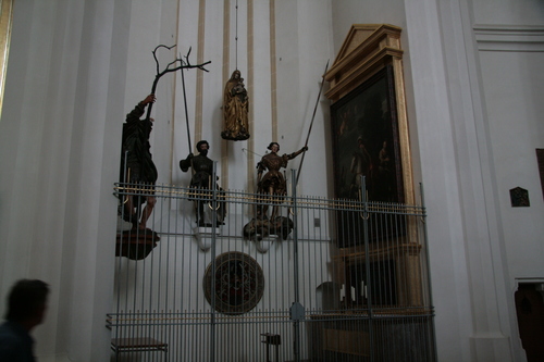 [Picture: Side-chapel with dangling figures]