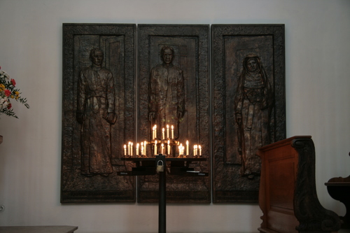 [Picture: Bronze Triptych with Candles 1]