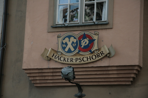 [Picture: Hacker-Pschorr]