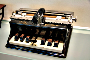 [picture: Hall Braille Writer (1891) 1]