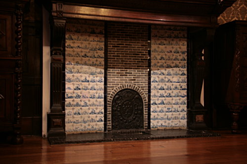 [Picture: Dutch fireplace]